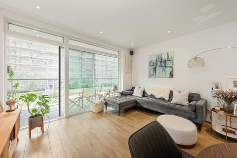 2 bedroom apartment for sale, Atlantic Point, Harrison Walk, SE10