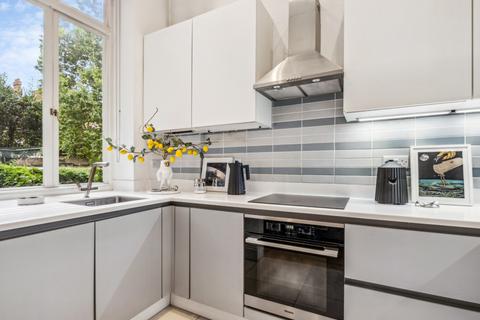 1 bedroom apartment for sale, Cheyne Gardens, London, SW3