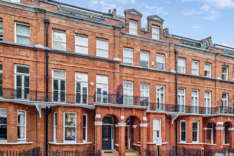 Cheyne Gardens, London, SW3