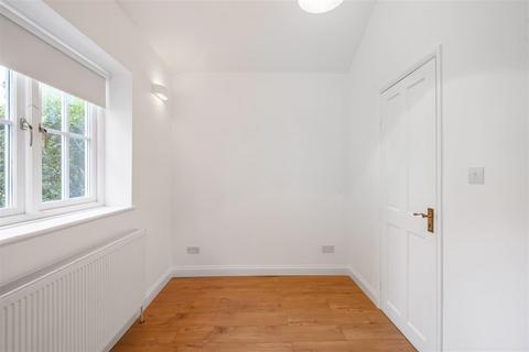 14 Laneway, Putney, London, SW15 5HX