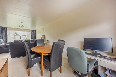 11 Apple Close, Birstall, Batley, WF17 0DZ