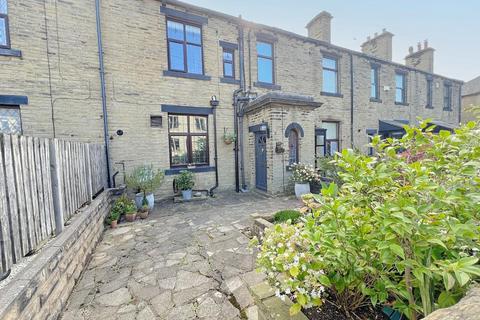 3 bedroom terraced house for sale, Carlisle Road, Pudsey