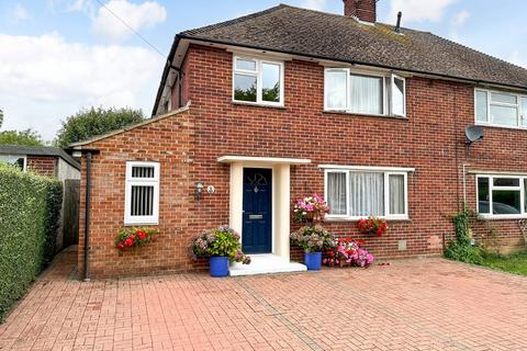 9 Dyson Close, Windsor, SL4 3LZ