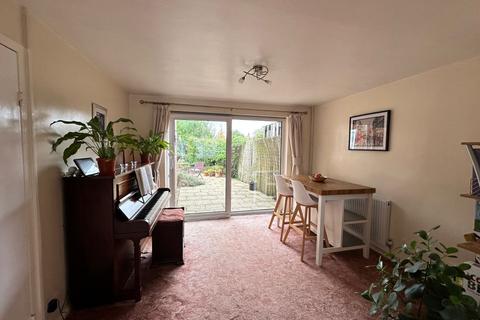 9 Dyson Close, Windsor, SL4 3LZ