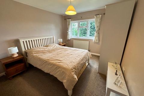 9 Dyson Close, Windsor, SL4 3LZ