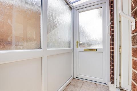 16 Baker Avenue, Arnold, Nottingham, NG5 8FU