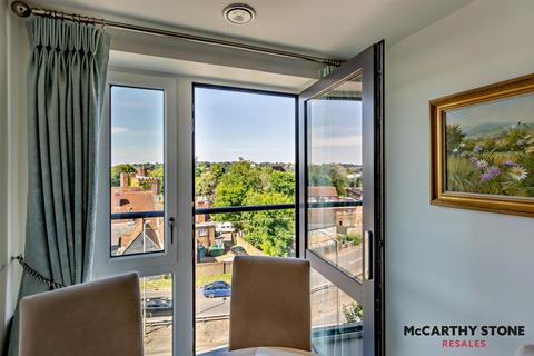 1 bedroom apartment for sale, Edward House, Pegs Lane, Gascoyne Way, Hertford SG13 8FQ