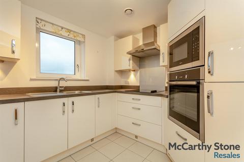 1 bedroom apartment for sale, Edward House, Pegs Lane, Gascoyne Way, Hertford SG13 8FQ