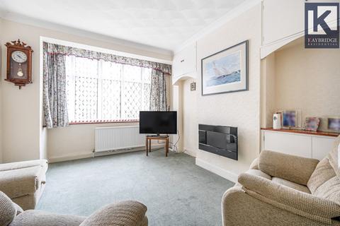198 Stoneleigh Avenue, Worcester Park, KT4 8YA