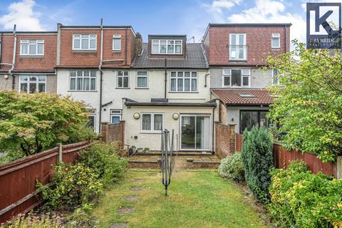 198 Stoneleigh Avenue, Worcester Park, KT4 8YA