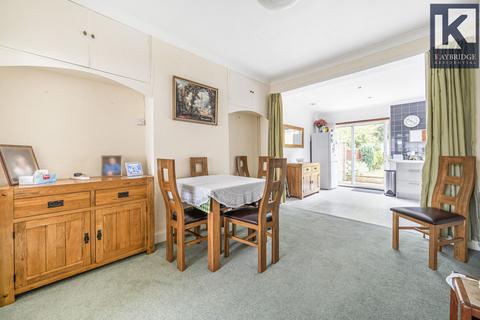 198 Stoneleigh Avenue, Worcester Park, KT4 8YA