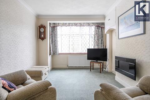 198 Stoneleigh Avenue, Worcester Park, KT4 8YA