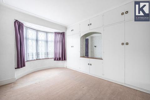 198 Stoneleigh Avenue, Worcester Park, KT4 8YA