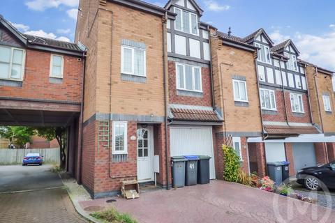 4 bedroom terraced house for sale, Dauntesey Avenue, Herons Reach, Blackpool, FY3 8PT