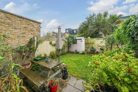 78 Victor Road, Teddington, TW11 8SR