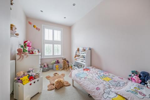 78 Victor Road, Teddington, TW11 8SR