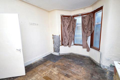 3 bedroom terraced house for sale, 48 Lowbrook Road, Ilford