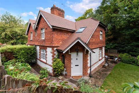 2 bedroom semi-detached house for sale, Burgh Heath Road, Epsom