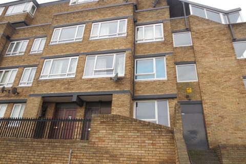 3 bedroom flat to rent, Avison Street, Newcastle Upon Tyne