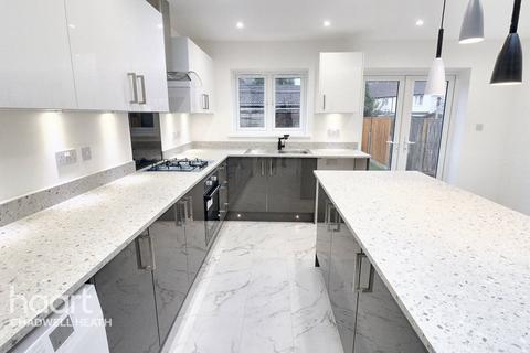 170 Valence Wood Road, Dagenham, RM8 3AH