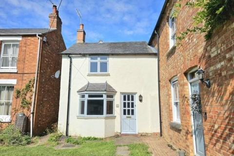 3 bedroom detached house to rent, Sutton Street, Flore NN7