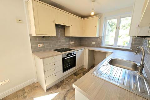 3 bedroom detached house to rent, Sutton Street, Flore NN7