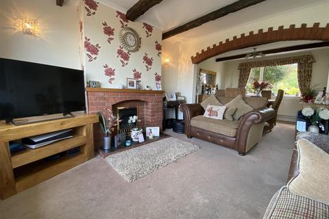 3 bedroom semi-detached house for sale, Clifton Close, Swadlincote DE11