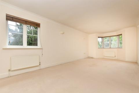 2 bedroom apartment for sale, London Road, East Grinstead, West Sussex