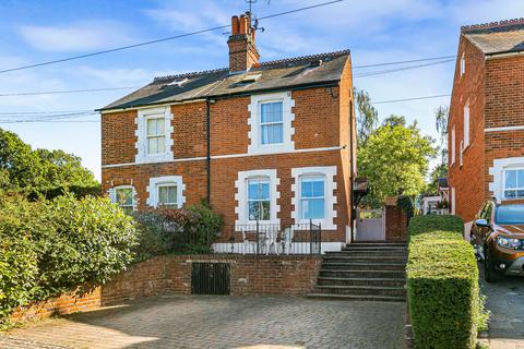 4 bedroom semi-detached house to rent, Hanbury Cottages, Hanbury Lane, Hatfield, AL9