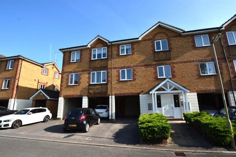 1 bedroom flat to rent, Ellen Drive, Fleet GU51