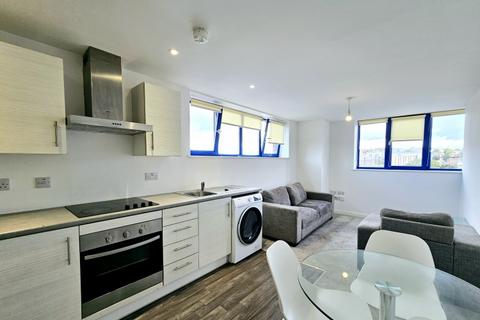 2 bedroom apartment to rent, Artists Way, Leeds LS12