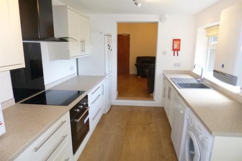 3 bedroom end of terrace house to rent, Humber Road, Beeston, NG9 2ET