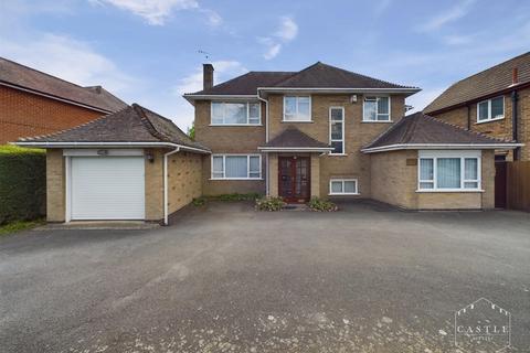 4 bedroom detached house for sale, Trafford Road, Hinckley