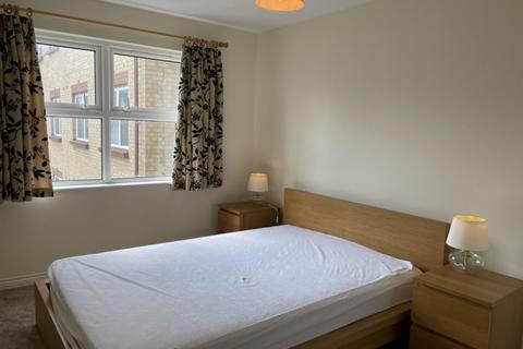 2 bedroom flat to rent, Monmouth Close, London, W4