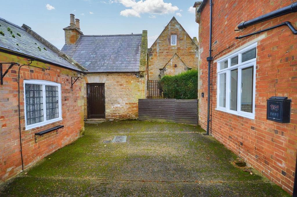 45 Lower Harlestone (14).jpeg