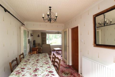 East Lodge Easthall Road, North Kelsey, Market Rasen, LN7 6HA