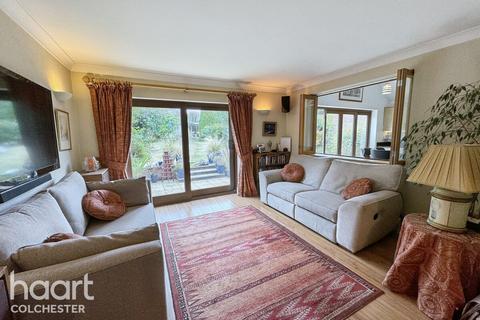 4 bedroom detached house for sale, Mile End Road, Colchester