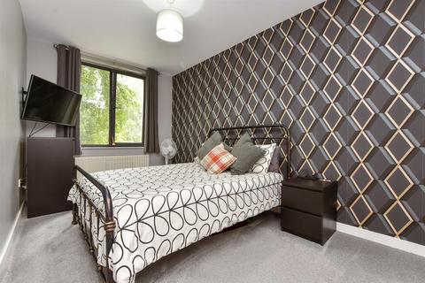 1 bedroom flat for sale, Godstone Road, Whyteleafe, Surrey