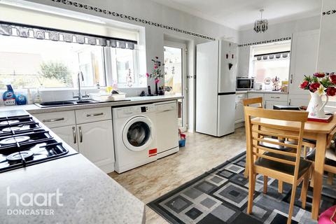 12 Sandall Park Drive, Wheatley Hills, Doncaster, DN2 5RP