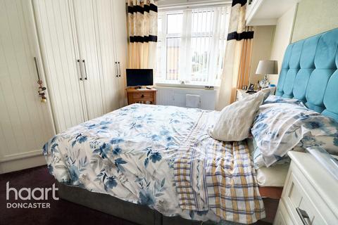 12 Sandall Park Drive, Wheatley Hills, Doncaster, DN2 5RP