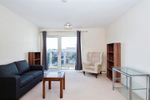 2 bedroom flat to rent, Bishops Corner, Hulme,  M15