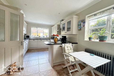 4 bedroom detached house for sale, Bellingham Drive, Colchester