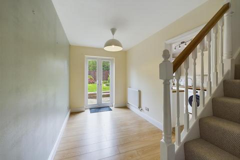 3 bedroom semi-detached house to rent, Cave Grove, Bristol BS16