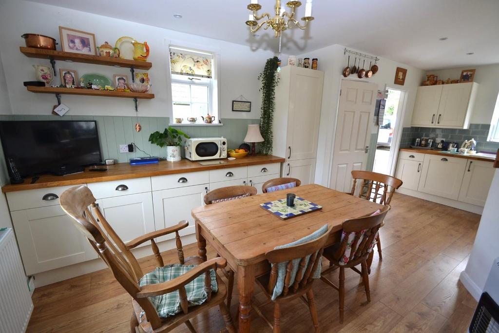 Kitchen Breakfast Room.JPG