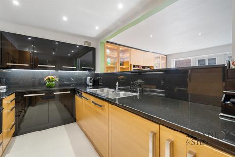 2 bedroom apartment for sale, Spencer Walk, London