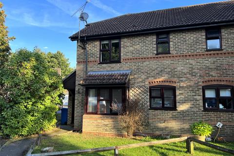 1 bedroom semi-detached house to rent, Ruth Close, Rushmoor GU14