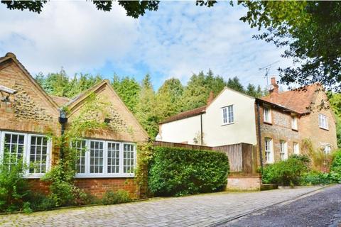 5 bedroom detached house for sale, Beacon Hill , Penn