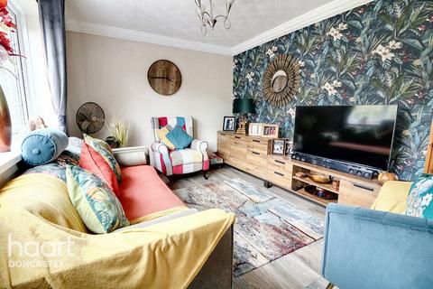 10 West Avenue, Stainforth, Doncaster, DN7 5EB