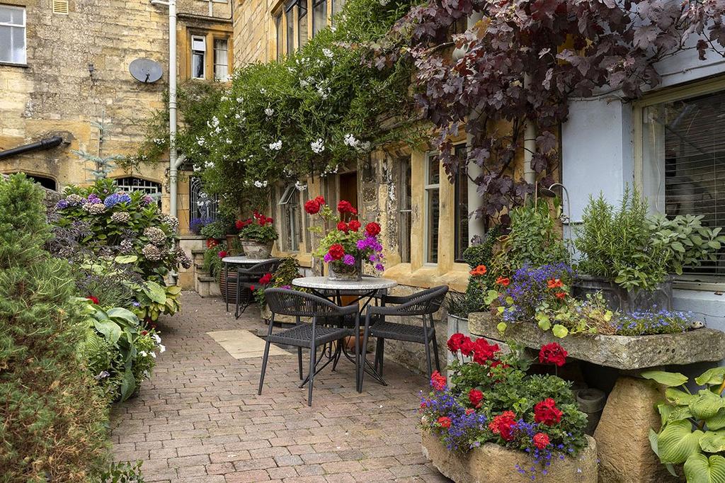 Courtyard Garden