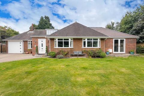 3 bedroom detached bungalow for sale, Carlinghow Hill, Batley